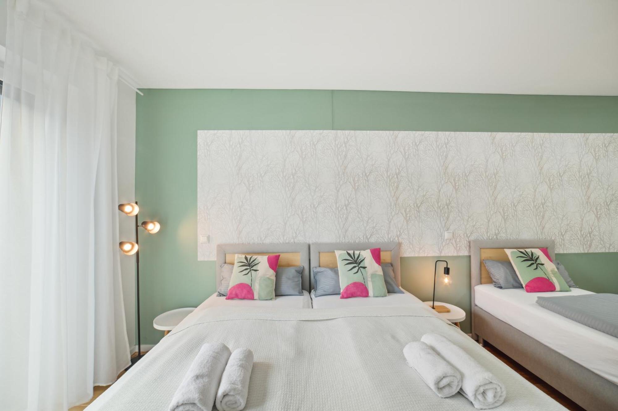 Sali Homes R4 - High-Quality Apartment With Terrace ไบรอยท์ ภายนอก รูปภาพ